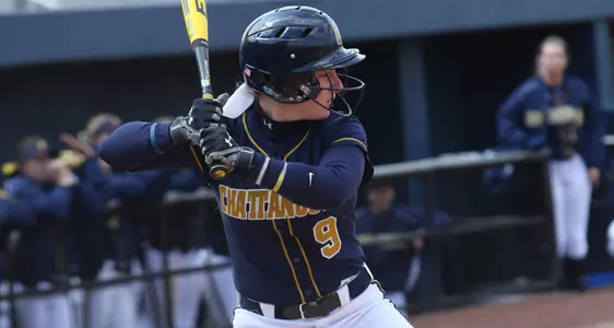 Roberts Leads Mocs over Middle Tennessee Friday