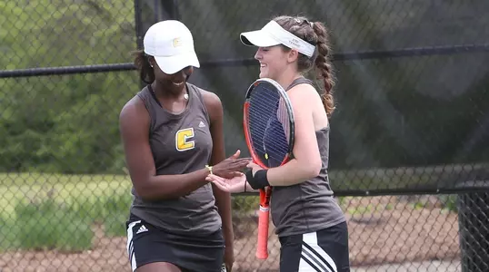 Seniors Kayla Jones and Kelsey Coots.