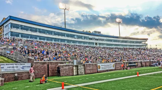 Finley Crowd