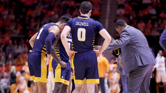 Men’s Basketball Goes Toe-to-Toe with No. 17 Tennessee Image