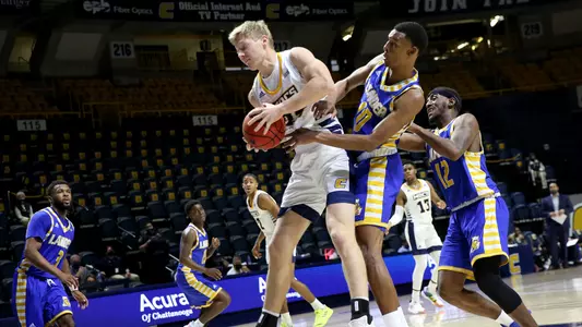 Jaden Frazier securing a rebound vs Lander