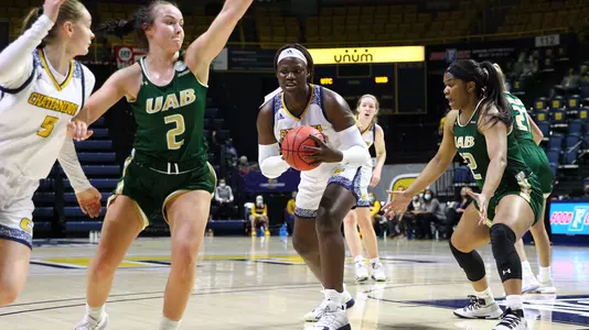 Ruona Uwusiaba looks for a teammate