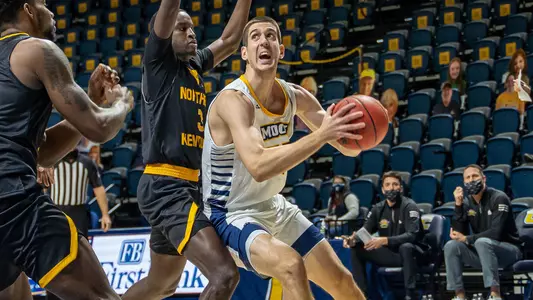 Stefan Kenic drives to the basket against Northern Kentucky.
