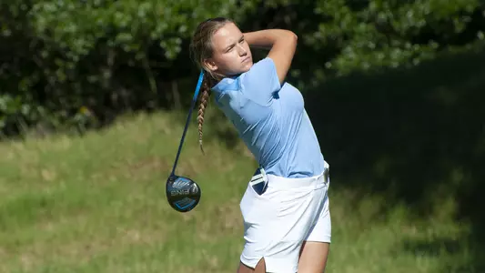 Carolina Hortian completes her drive at Vanderbilt.