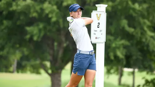 Dorota Zalewska off the tee at Vandy.