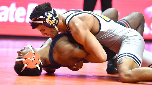 Noah Castillo starts 2022-23 with a pin at Illinois