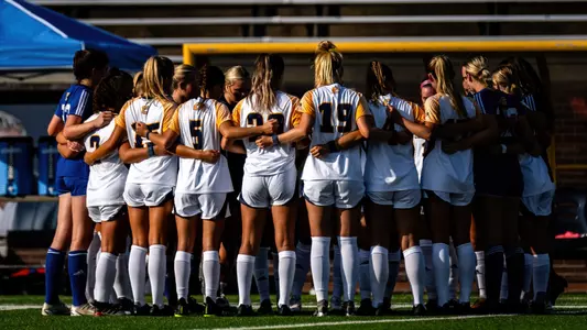 Team huddle vs. Austin Peay