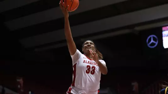 12/3/22 WBB Alabama vs Chattanooga
Alabama Forward Khyla Wade-Warren (33)
Photo by Chase Vanderford