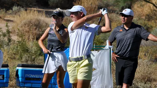 Dorota Zalewska follows her shot on a par 3 at the NCAA Championships