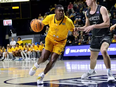 Randy Brady dribbling versus Mercer