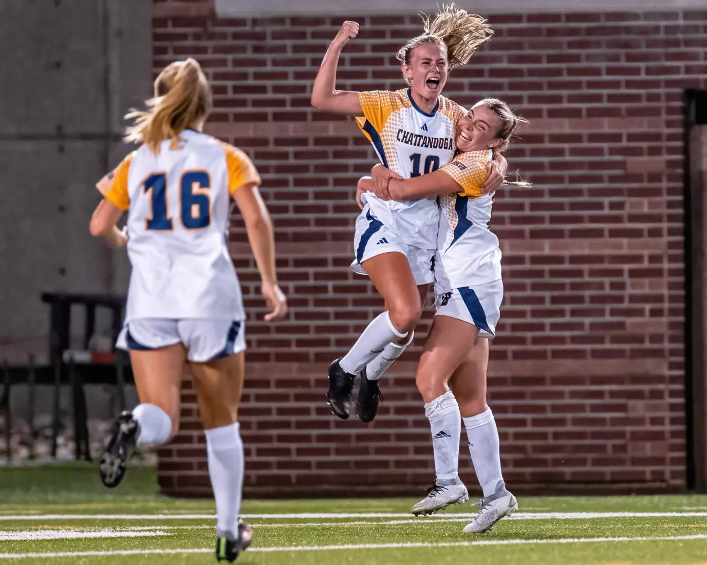 Mocs vs. Mercer