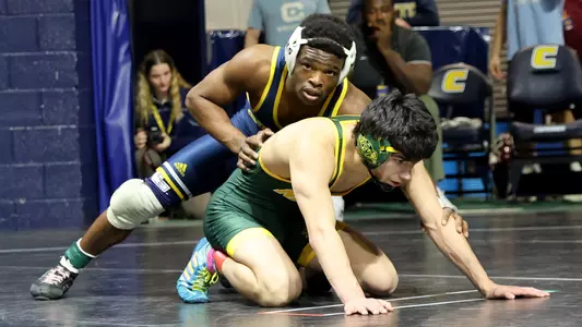 Isaiah Powe starts out on top and stays there on a Day 1 semifinal run at the 2024 Southern Scuffle.