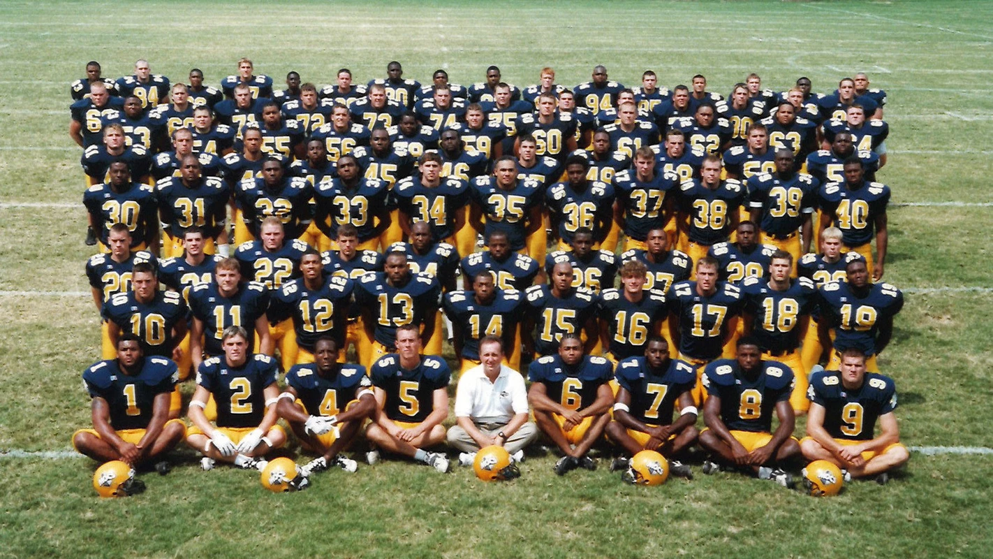 2000 Football Team Photo
