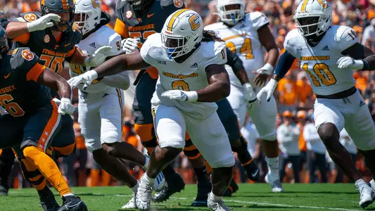 Quay WIggles breaks free in the Tennessee backfield in the 2024 season opener