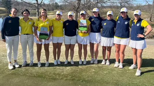 2024 Chris Banister Invite Champs (L-R): Coach Colette Murray, Violetta Fernandez-Tagle, Giulia Foresta, Nieves Martin, Kera Healey, Makenzie Cooper, Imogen Rafferty, Alexis Daniel, Carmen Belmonte & Asst. Coach Sarah Busey.