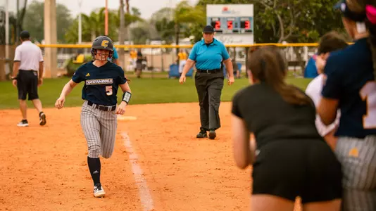 Olivia Lipari home run vs Central Michigan