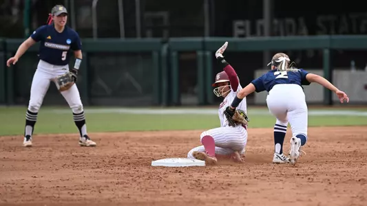 Kailey Snell applies the tag