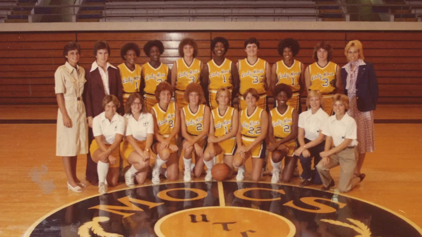 WBB 1980-81 Team Photo