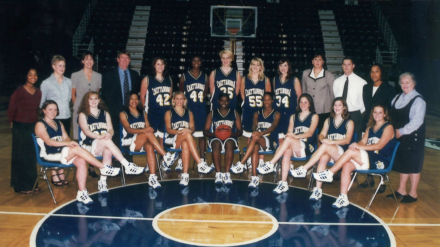 WBB 1999-00 Team Photo