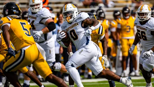 Ryan Ingram carves up the ETSU defense in the 2025 win