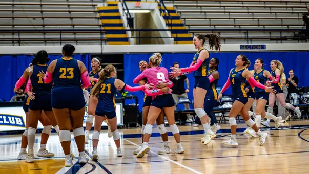 Chattanooga celebrates after defeating Ten. Tech at home