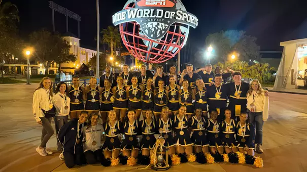 Cheerleaders and Sugar Mocs at National
