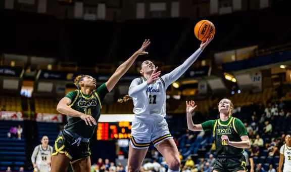 Falon Bedke goes in for a layup against UAB