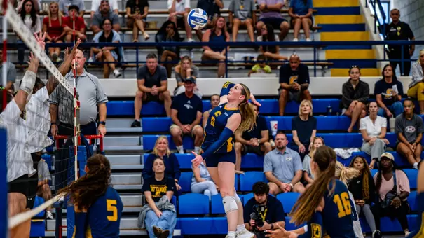 Delaney Wingenbach going for a kill against UAB