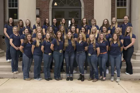 2018-19_equestrian_team_photo