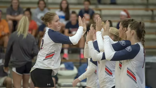 mackeviciute_high_fives