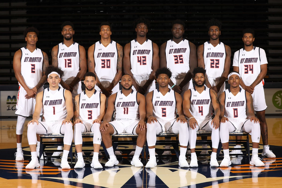2018-19_mbb_team_photo