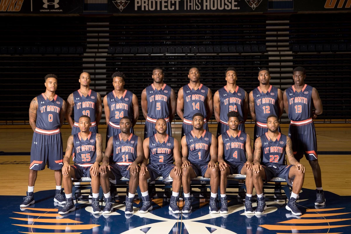 2017-18_MBB_Team_Photo