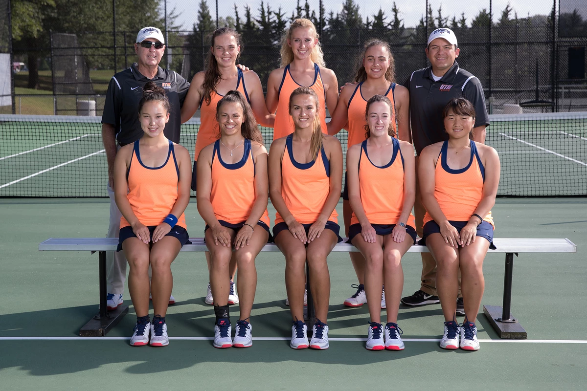 2017-18_Tennis_Team_Photo