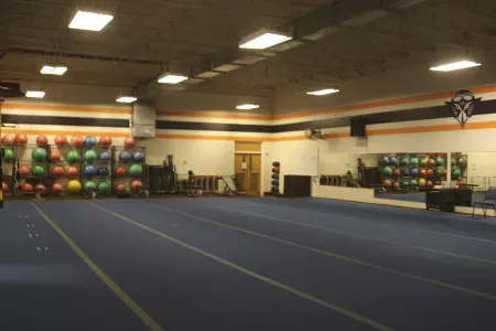 Fieldhouse Weight Room - Photo 6