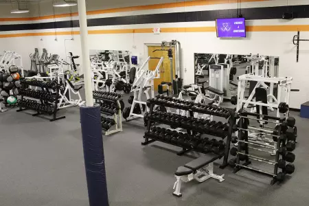 Fieldhouse Weight Room - Photo 2