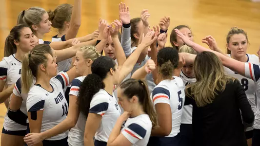 volleyball_huddle_2021_300