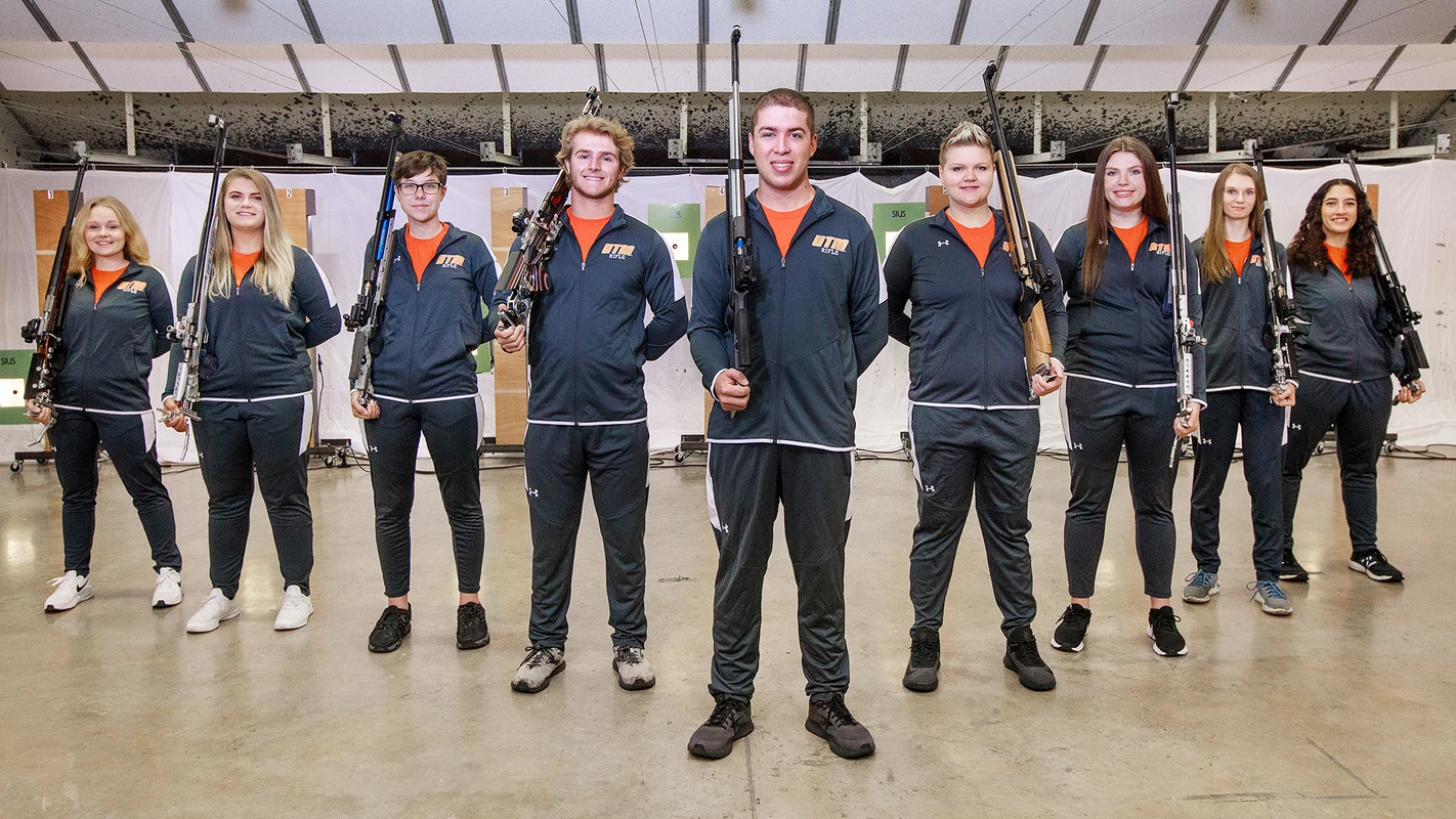 rifle_team_photo_2122_Sidearm