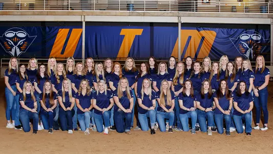2020-21_equestrian_team_photo