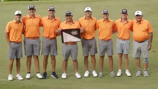 golf_ovc_championship_flag_celebration
