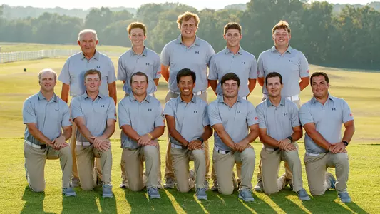 2021-22_golf_team_photo_300