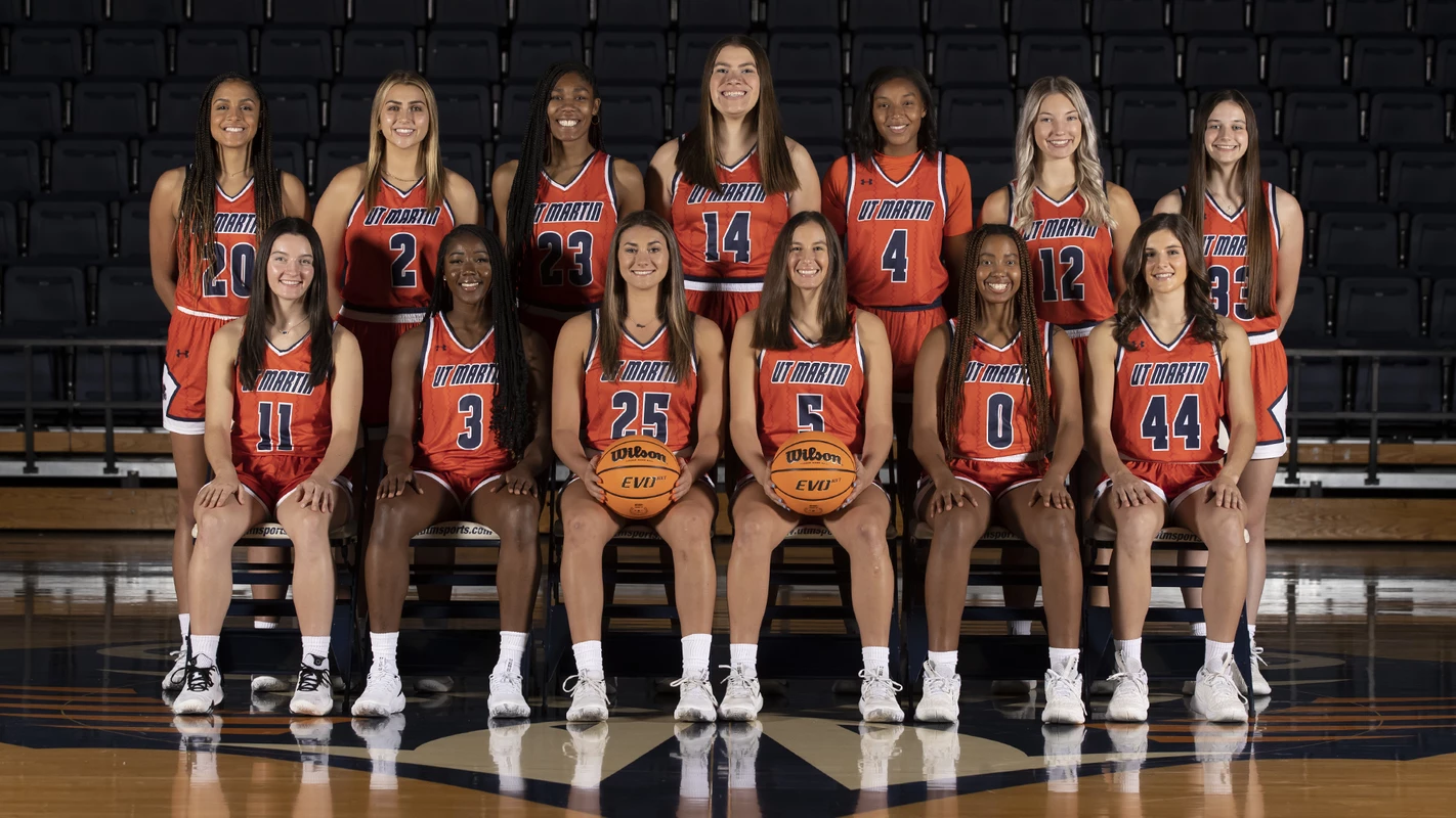 202223_WBBTeamPhoto