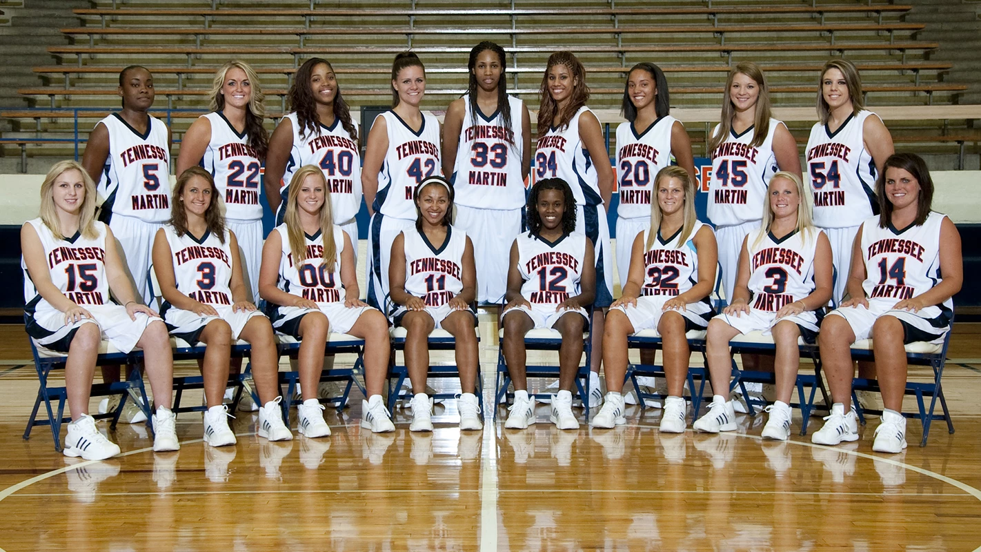 2010-11 WBB Team Photo