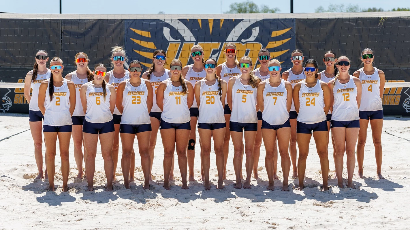 2025_beach_volleyball_team_photo_Sidearm