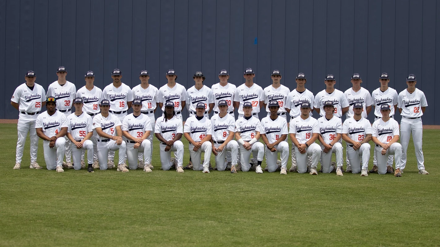 2025_baseball_team_photo