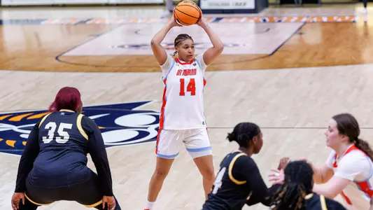 Cam Ward - Action 2025 - 1