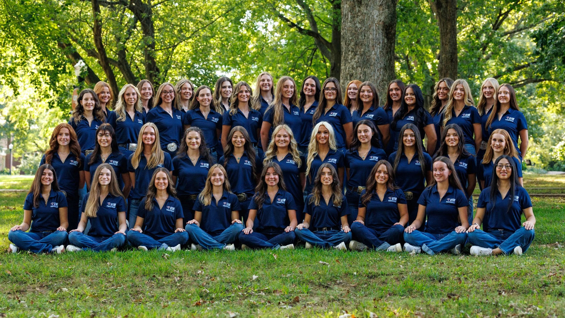 2026-27_equestrian_team_photo