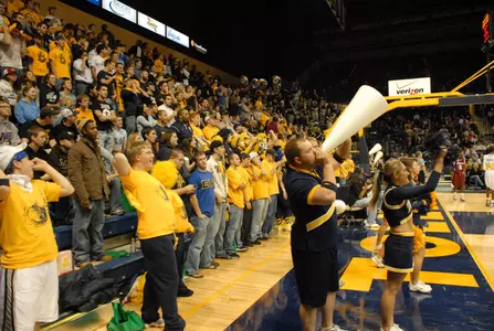 Fans vs. UMass12-3-08b.jpg