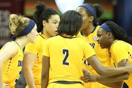 Team Huddle vs. Buffalo (4)