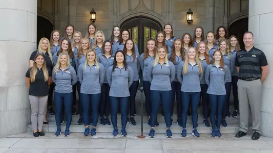 2018-19 women's swimming and diving team