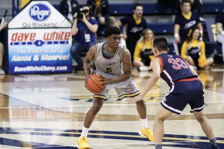 Donavan Moore vs Howard